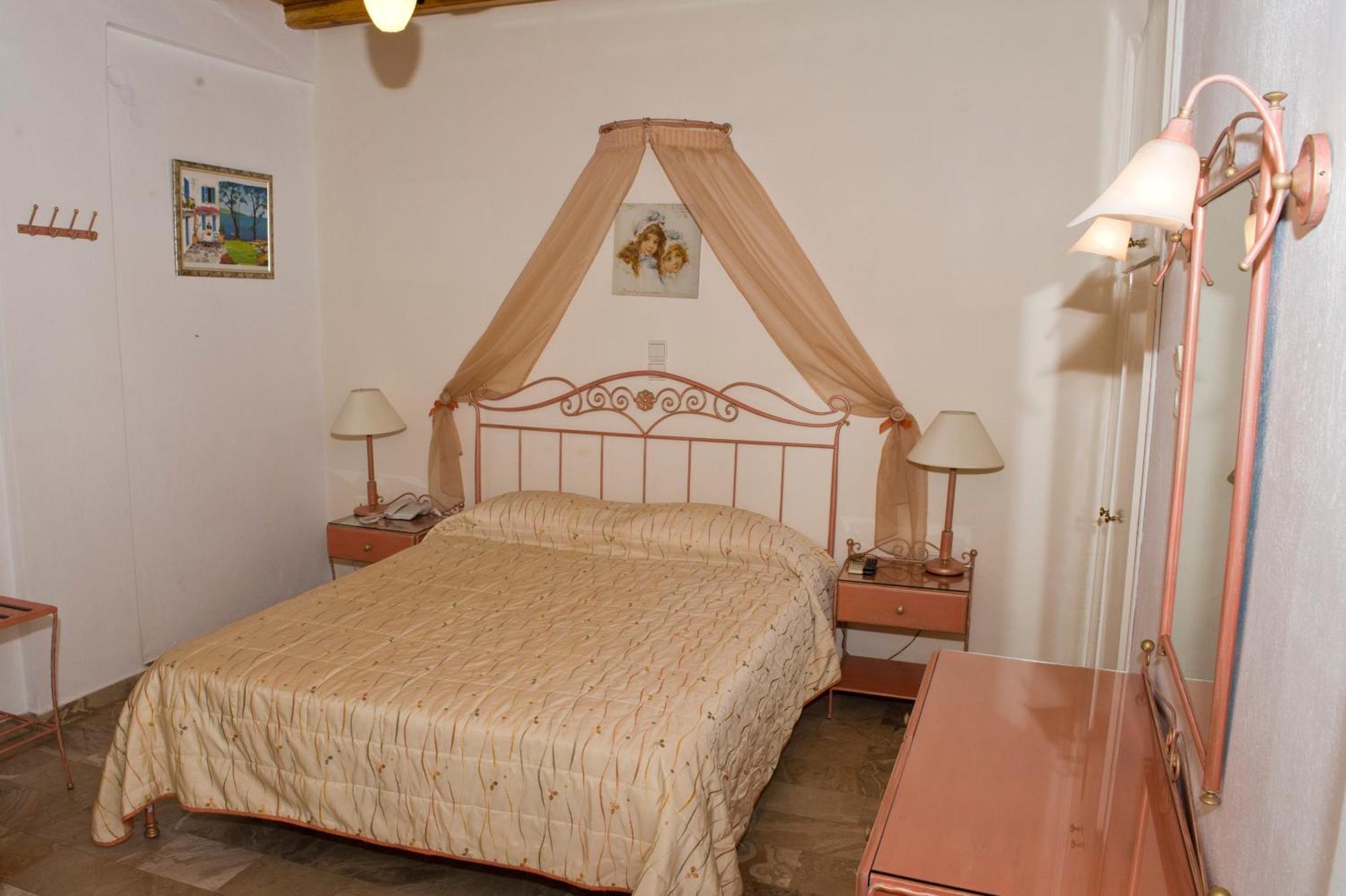 Vana Holidays Hotel