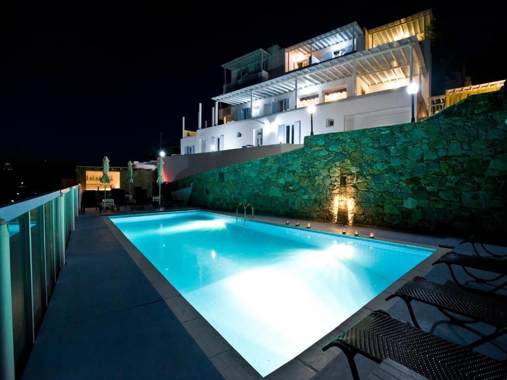 Vana Holidays Hotel